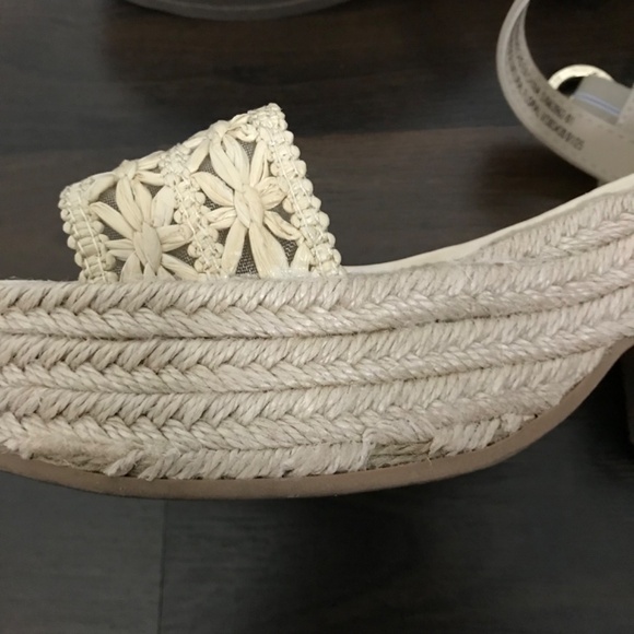 Old Navy Espadrille Platform Sandals Heeled Natural Floral Cream Beige - Picture 11 of 16